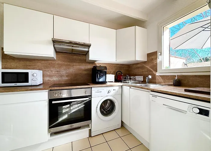 La Vauxoise, Proche -