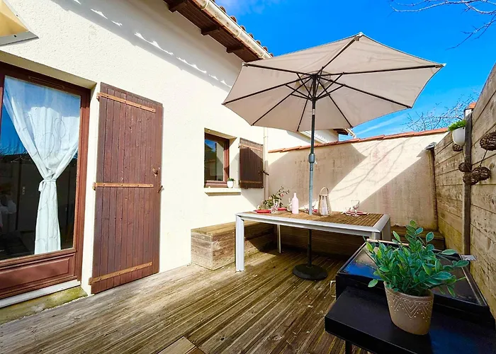 La Vauxoise, Proche - *